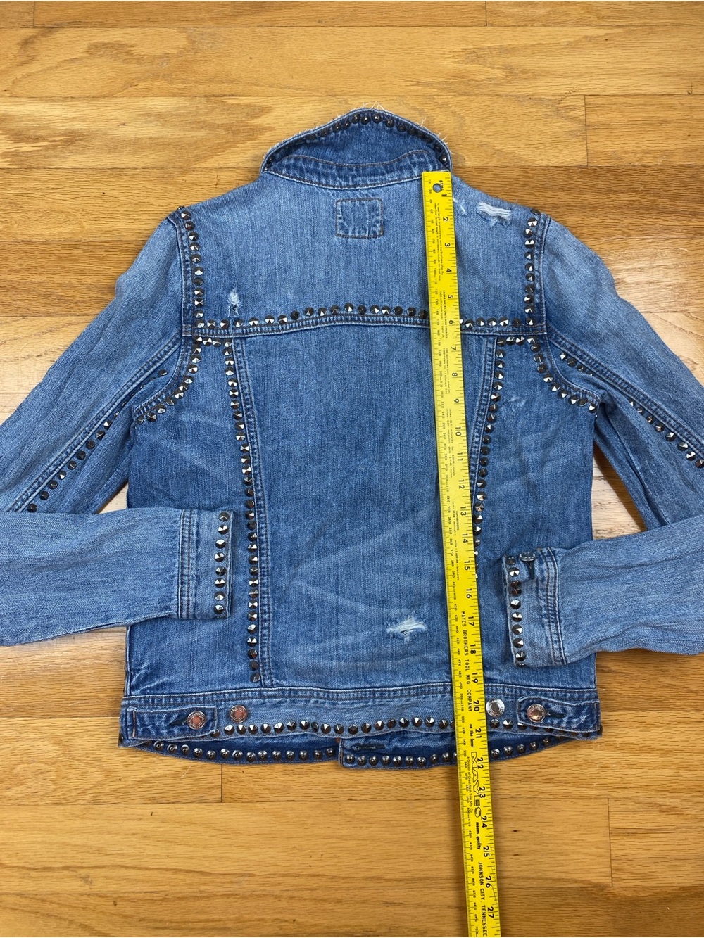 American Eagle Studded jean jacket Size M Distressed Denim Rocker Chic Country - Picture 9 of 12